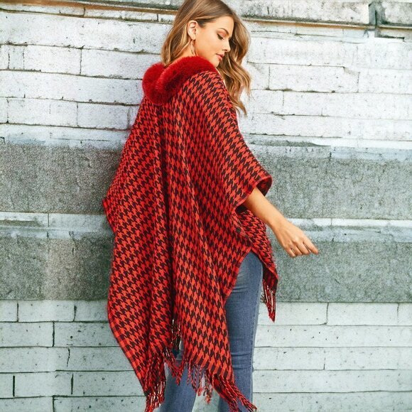 Houndstooth Poncho Red Faux Fur - Picture 6 of 7